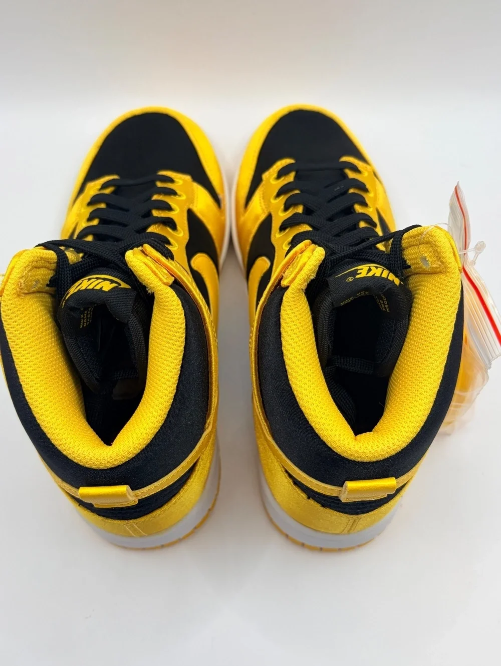 Nike Dunk High Satin Goldenrod Size 6 women’s